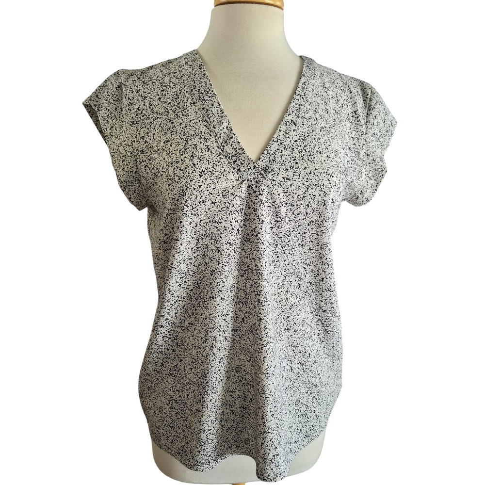 Hilary Radley Women Black White‎ Speckled V-Neck Cap Sleeve Blouse Top M - Picture 2 of 6